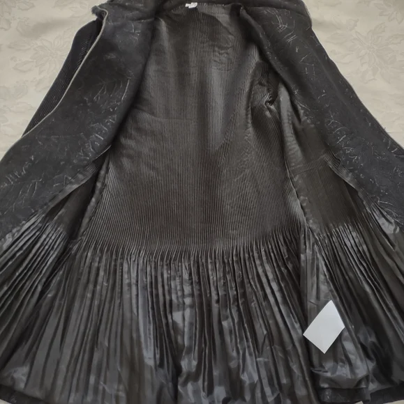 Lindi victorian faux fur jacquard pleats jacket zip front